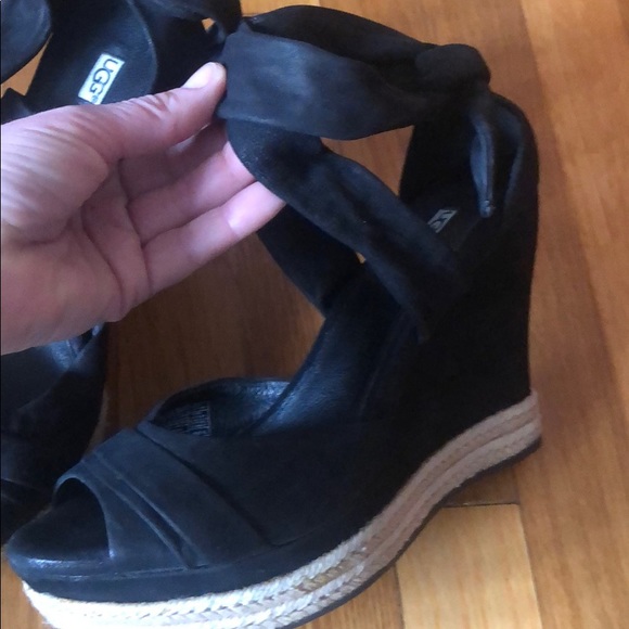 UGG platform, size 9 - Picture 3 of 8